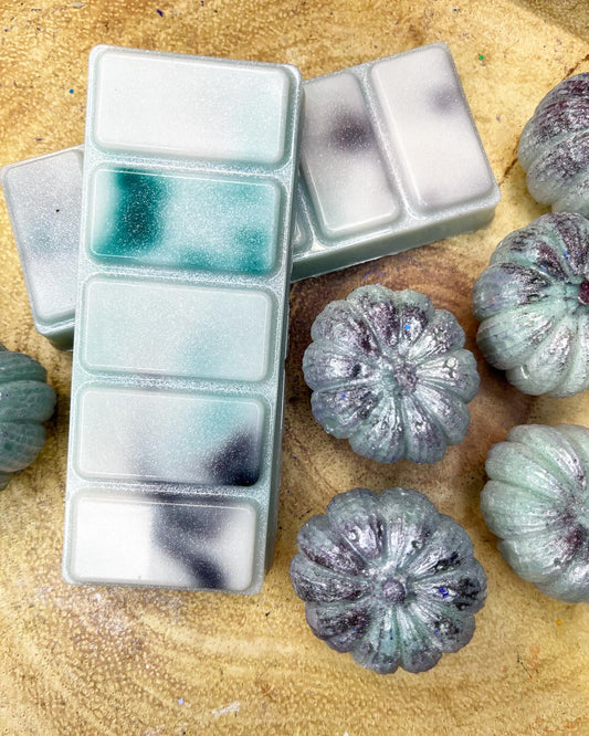 Illuminating Eco-Friendly Elegance: The Benefits of Soy Wax Candles